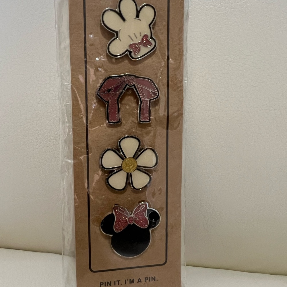 Coach x Disney Minnie Pin Set NWT